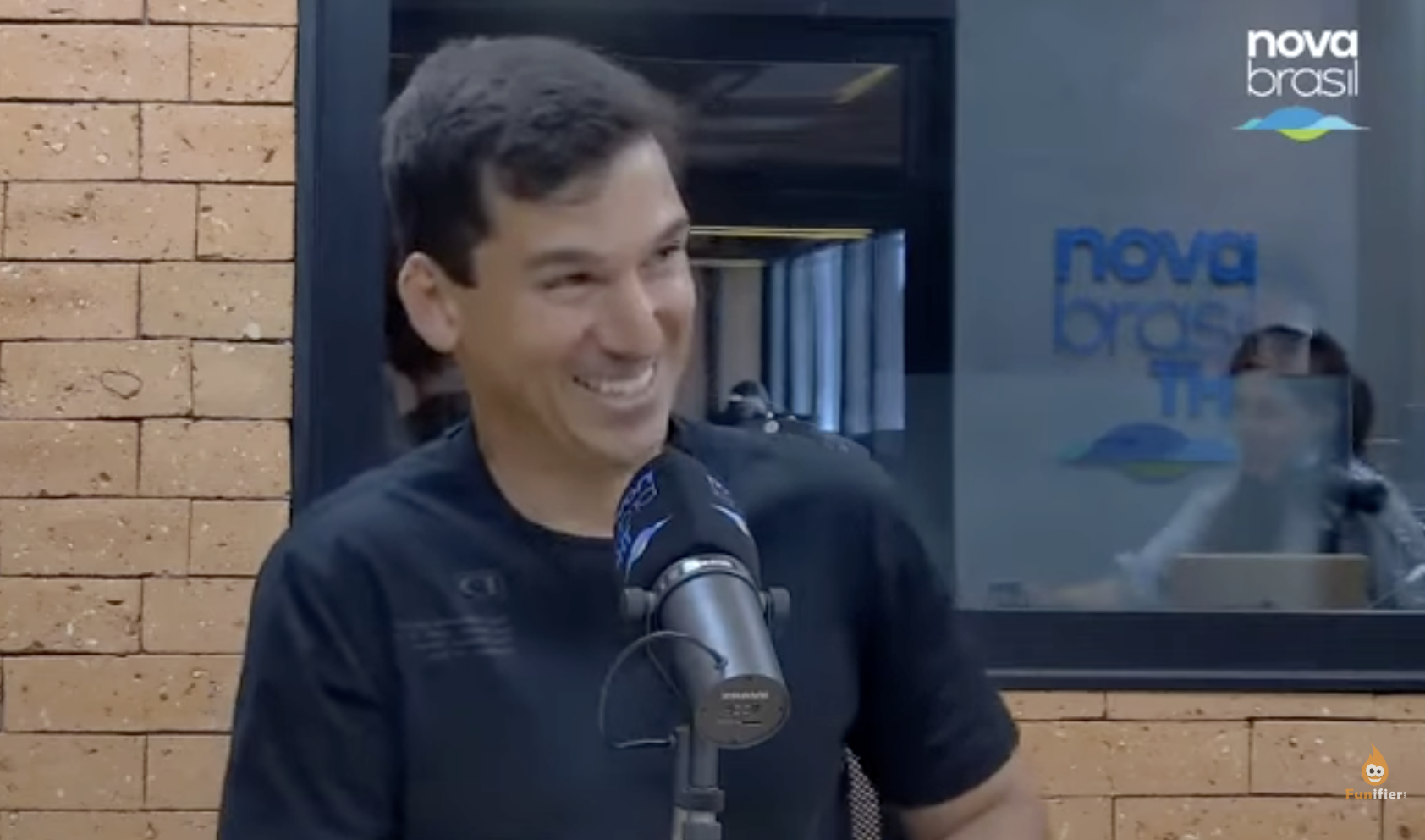 2025 · Entrevista — Bárbara Lins (pré-lançamento do livro)