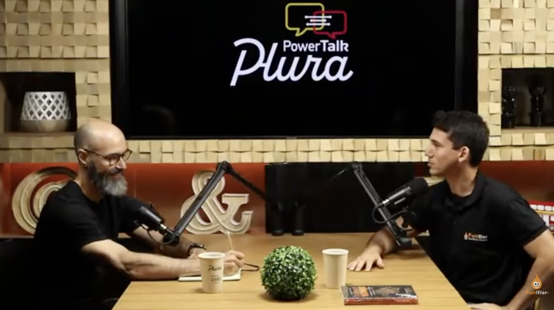 2025 · Podcast — Plura Talks by Coti (entrevistador Henrique)
